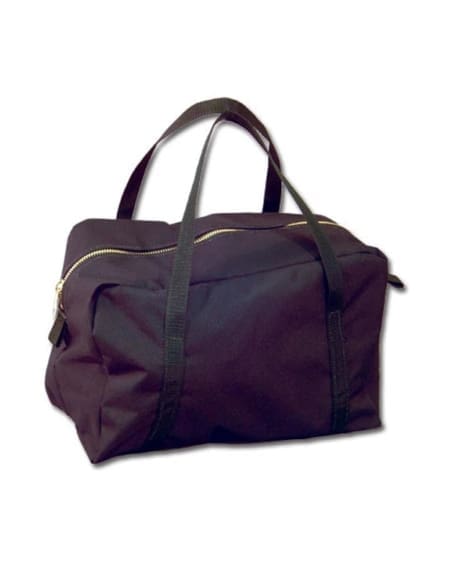 Carrying bag with handle and zipper
